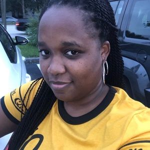 Meet your Posher, Troyann